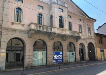 Facciata - Negozio via Luigi Ornato, 12, Milano (zona Niguarda) - foto 11