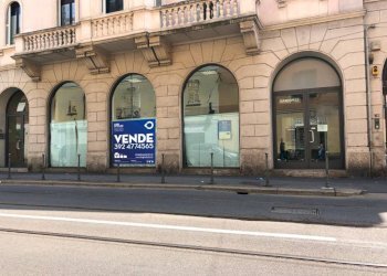 Facciata - Negozio via Luigi Ornato, 12, Milano (zona Niguarda) - foto 14