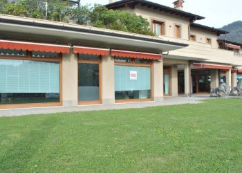 Facciata - Negozio via Dottor Aldo Madruzza, 37, Paratico - foto 3