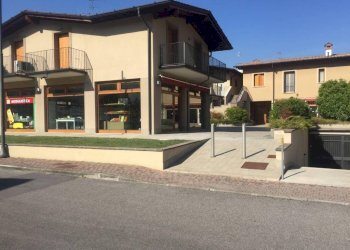 Facciata - Negozio via Dottor Aldo Madruzza, 37, Paratico - foto 5