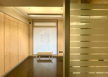 Interno palazzo - Negozio via Donadoni, 1, Pedrengo - foto 5