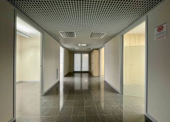Interno palazzo - Negozio via Donadoni, 1, Pedrengo - foto 15