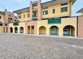 Facciata - Negozio via Donadoni, 1, Pedrengo - foto 30