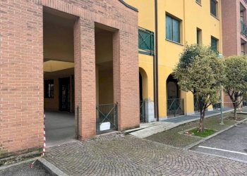 Facciata - Negozio via Donadoni, 1, Pedrengo - foto 36