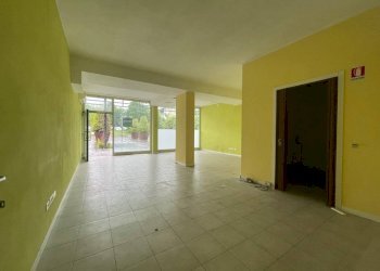 negozio - Negozio via Vincenzo Bellini, 13, Bergamo (zona Longuelo) - foto 4