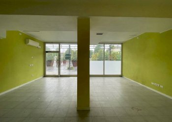 Negozio via Vincenzo Bellini, 13, Bergamo (zona Longuelo) - foto 16