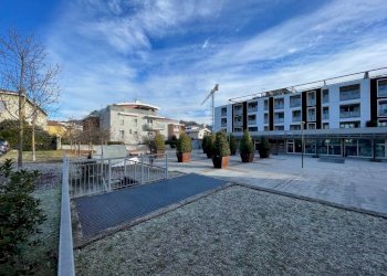 Negozio via Vincenzo Bellini, 13, Bergamo (zona Longuelo) - foto 39