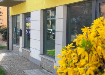 Facciata - Negozio via Campofiori, 26, Almè - foto 1
