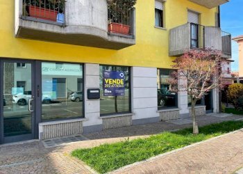 Facciata - Negozio via Campofiori, 26, Almè - foto 5