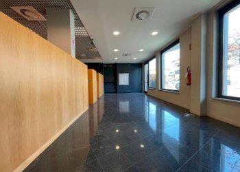 Interno non residenziale - Negozio via Campofiori, 26, Almè - foto 9