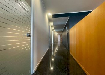 Interno palazzo - Negozio via Campofiori, 26, Almè - foto 12