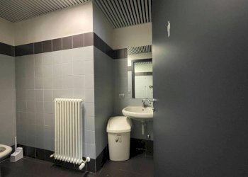Bagno - Negozio via Campofiori, 26, Almè - foto 23