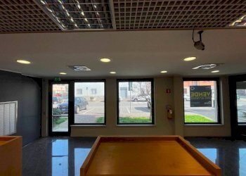 Interno non residenziale - Negozio via Campofiori, 26, Almè - foto 45