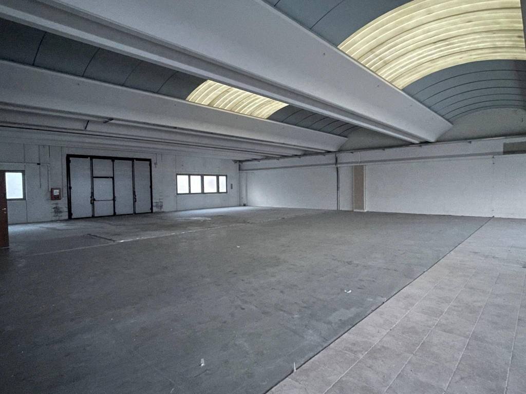 Capannone - Shed via Vittorio Veneto, 11, Rogno - photo 3