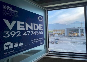 Finestra - Shed via Vittorio Veneto, 11, Rogno - photo 2