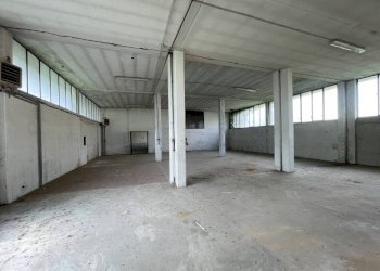 Interno non residenziale - Magazzino via Cepino, 7, Sant'Omobono Terme - foto 4
