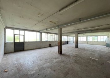 Interno non residenziale - Magazzino via Cepino, 7, Sant'Omobono Terme - foto 7