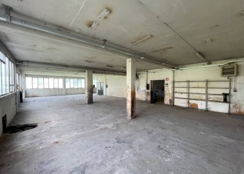 Interno non residenziale - Magazzino via Cepino, 7, Sant'Omobono Terme - foto 8