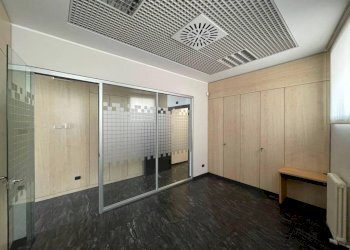 Interno non residenziale - Shop via Lissenzio, 12, Lonate Pozzolo - photo 4