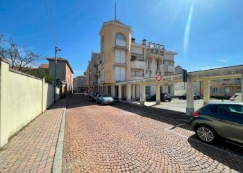Zona - Shop via Lissenzio, 12, Lonate Pozzolo - photo 17