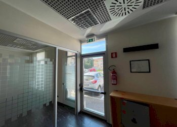 Interno non residenziale - Shop via Lissenzio, 12, Lonate Pozzolo - photo 48