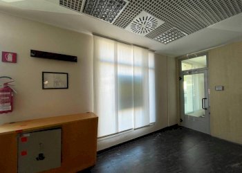Interno non residenziale - Shop via Lissenzio, 12, Lonate Pozzolo - photo 49