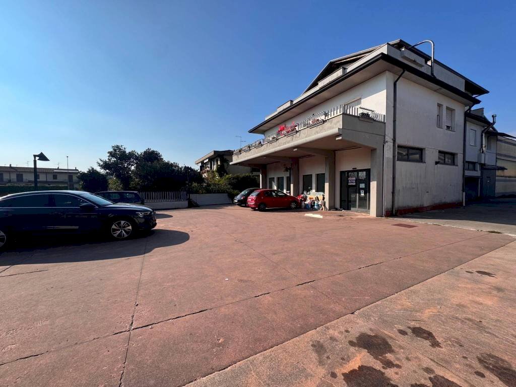 Zona - Capannone via Torre, 5, Medolago - foto 1