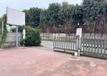 Cortile interno - Capannone via Torre, 5, Medolago - foto 34