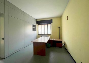 Stanza arredata - Office via Como, 16, Olgiate Molgora - photo 9