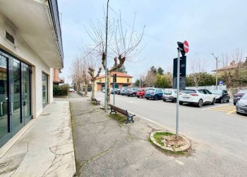 Zona - Shop piazza Dottor Ludovico Necchi, Gazzada Schianno - photo 24