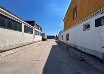 Zona - Capannone corso Italia, 8, Peschiera Borromeo - foto 8