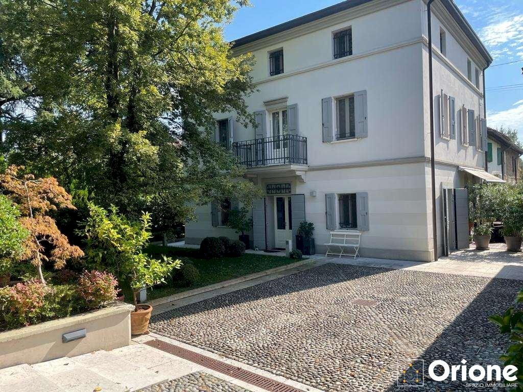 Villa Modena - foto 1
