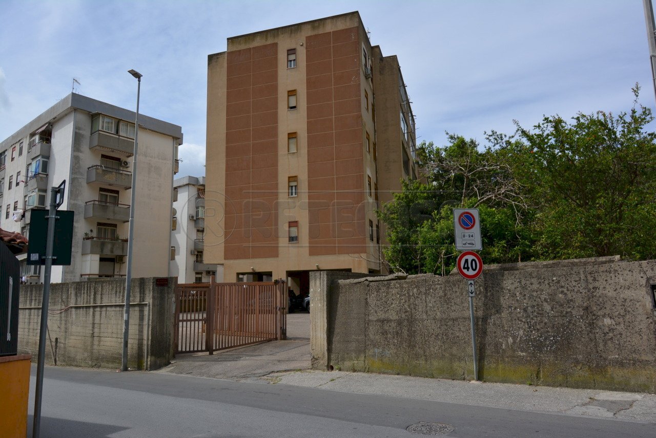 DSC_0099.jpg - Four-room apartment Via Direzione Artiglieria 49, Messina - photo 1