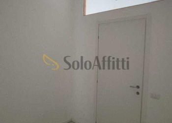 PHOTO-2026-01-09-15-25-00 3.jpg - Commercial Premises Piazzale Caduti Saronnesi 8, Saronno - photo 3