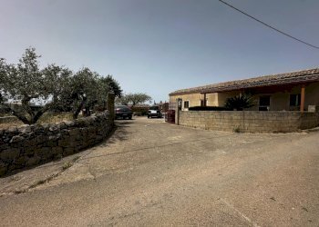 ESTERNO2.jpg - Rustico Contrada Pirato Cava Maria 38g, Modica - foto 1