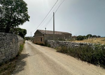 ESTERNO4.jpg - Rustico Contrada Pirato Cava Maria 38g, Modica - foto 19