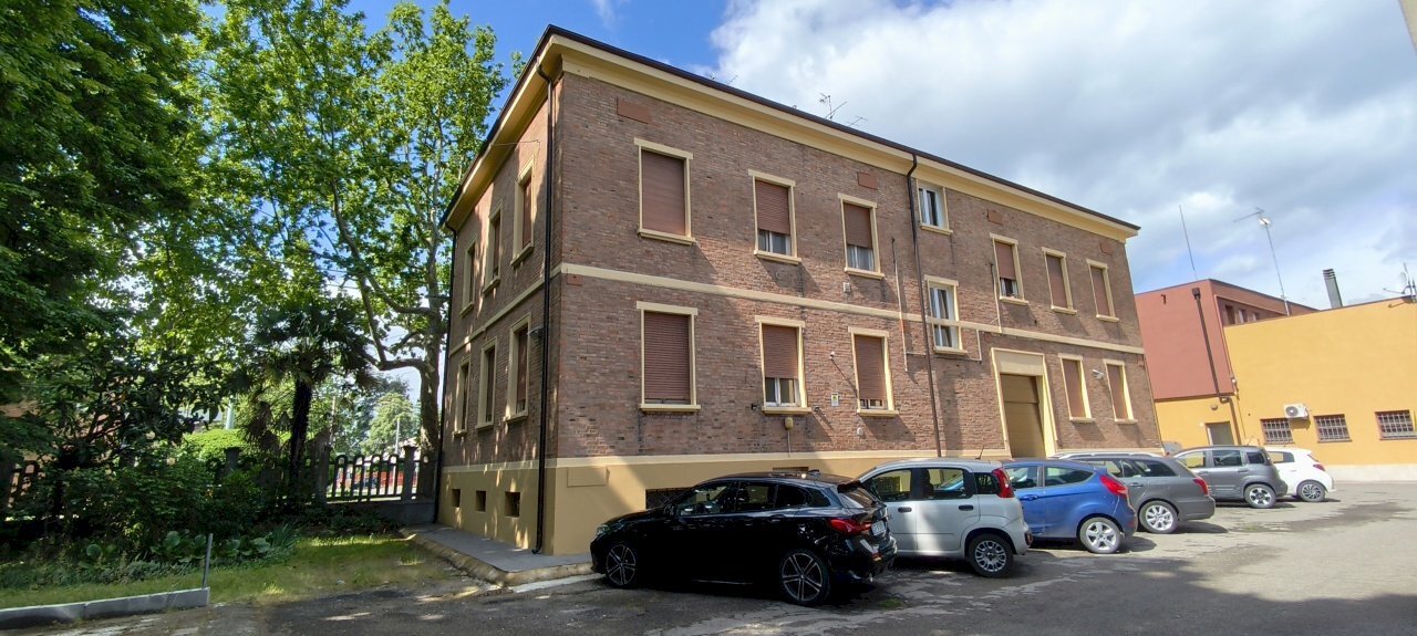 IMG_20260511_102903.jpg - Four-room apartment Viale Raimondo Montecuccoli 4, Modena (neighborhood Circoscrizione 1) - photo 2