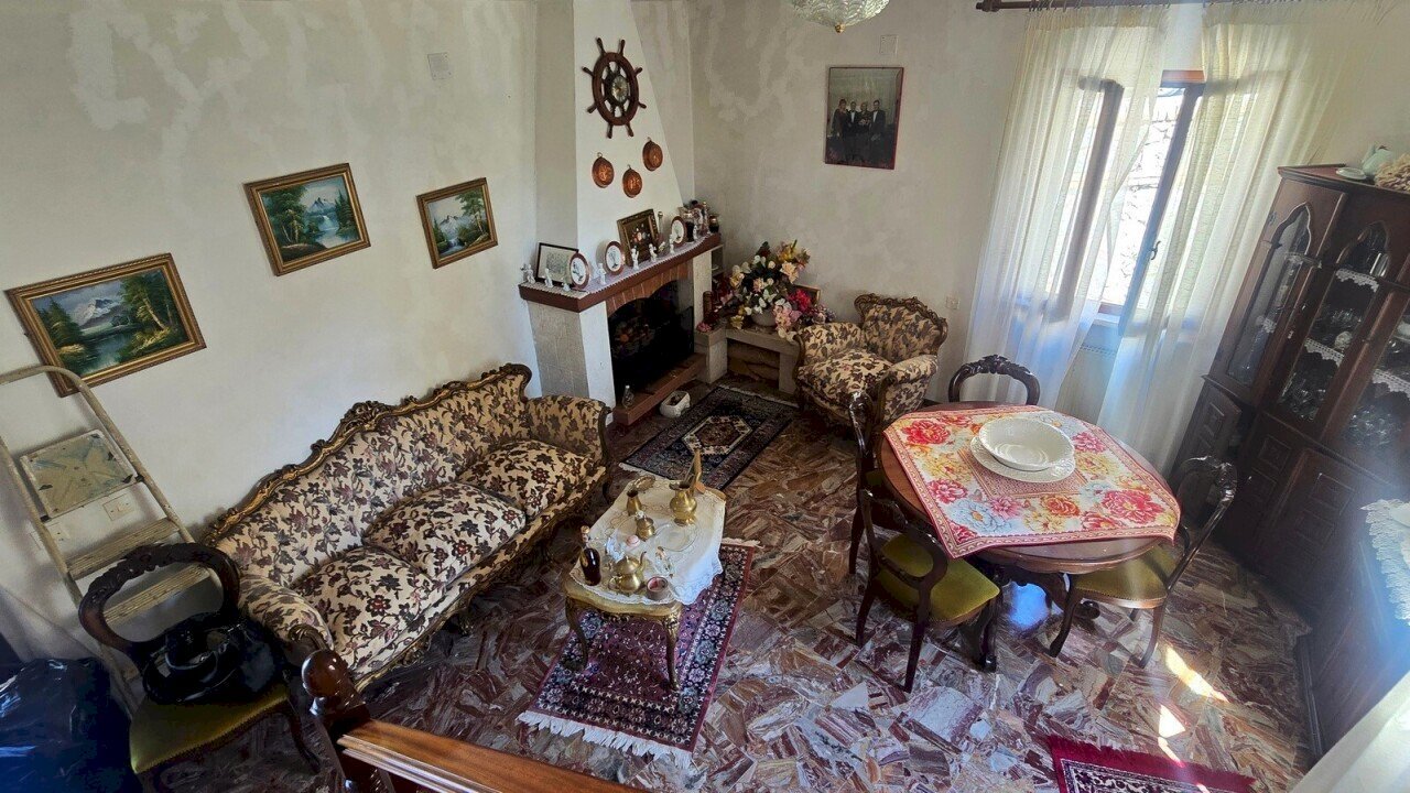 living (1).jpg - Villa Via Sasso Grosso 2, Montecchio - photo 3