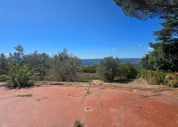paved garden.jpg - Villa Via Sasso Grosso 2, Montecchio - photo 28
