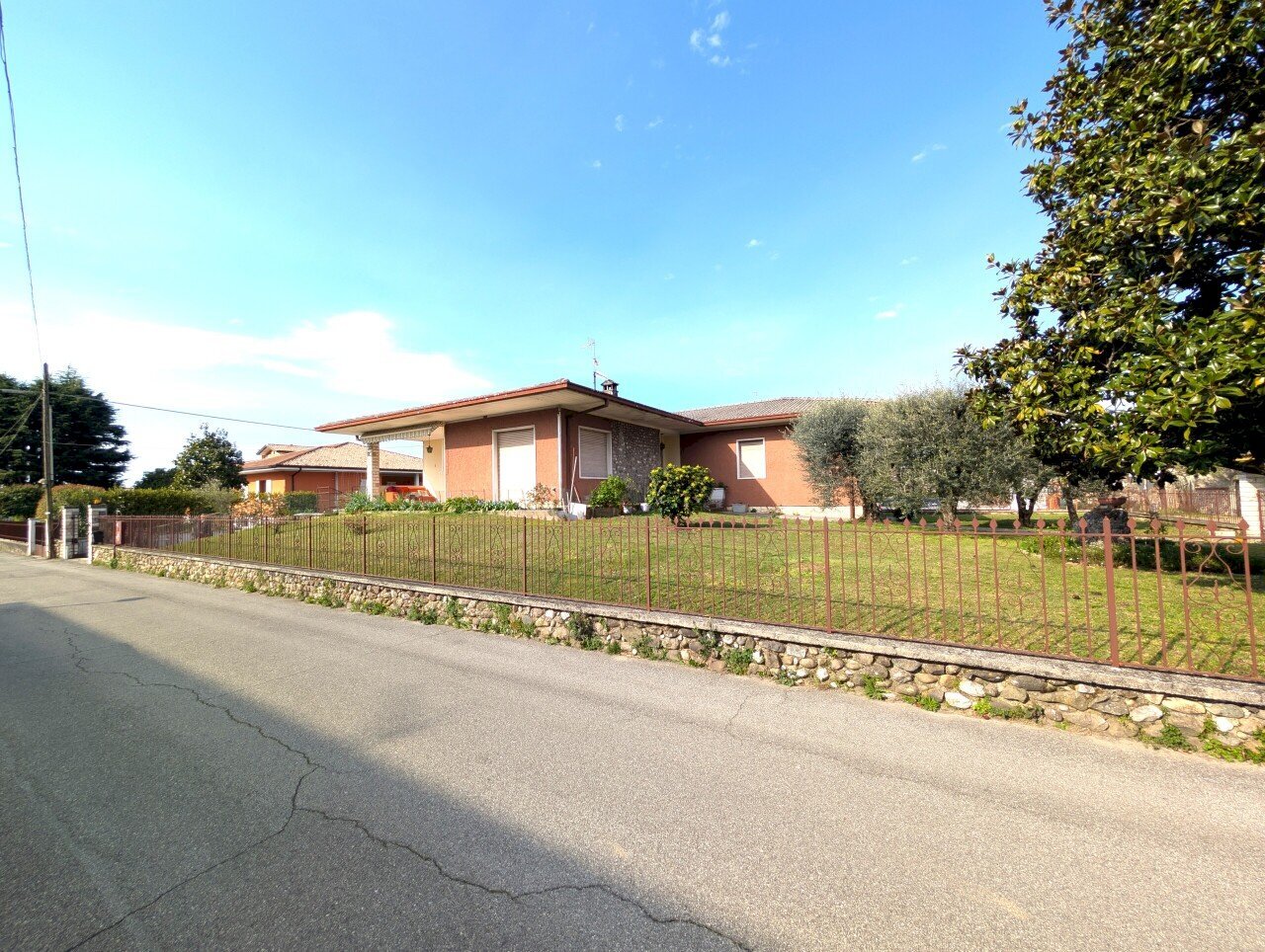 PXL_20260318_084553683.jpg - Villa Via Montegrappa 12, Calvagese della Riviera - photo 2