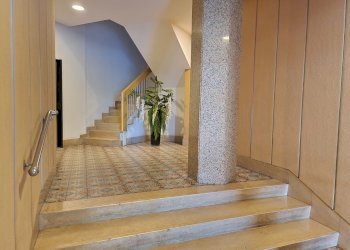 androne.jpg - Apartment Via Alessandro Varaldo, Genova (neighborhood Quarto) - photo 19