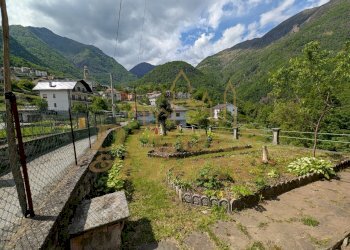 Giardino casa 2.jpg - Villa Frazione Croppo, Montescheno - foto 5