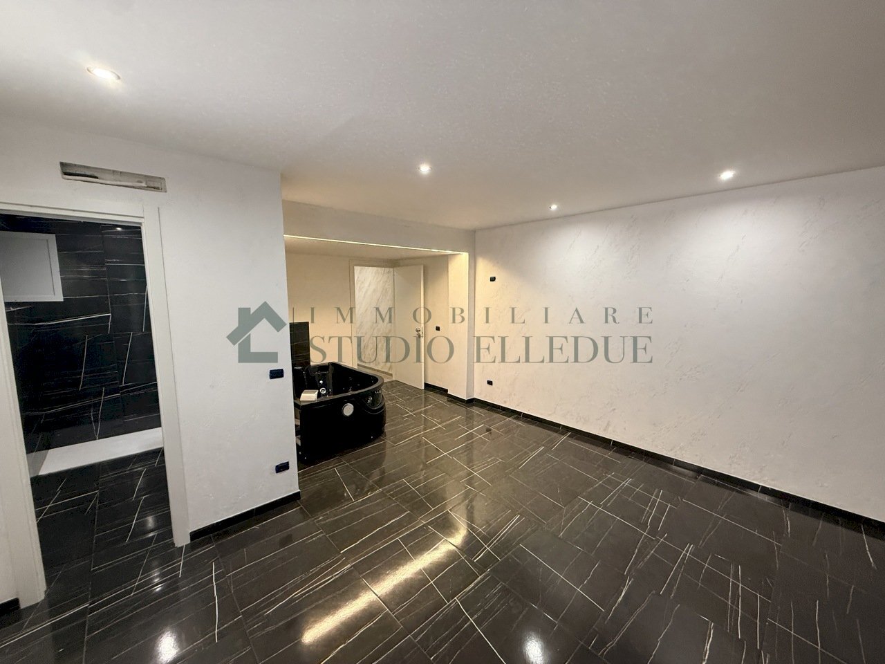 IMG_9869.jpg - Three-room apartment VIA ADRIATICO 12 C, Bari (neighborhood Marconi) - photo 2