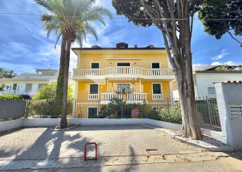 IMG_E7078.jpg - Trilocale Via Marinella 31, Sanremo - foto 1