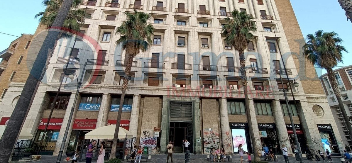 1 - Copia.jpg - Warehouse Via Cesare Battisti 5, Napoli - photo 1