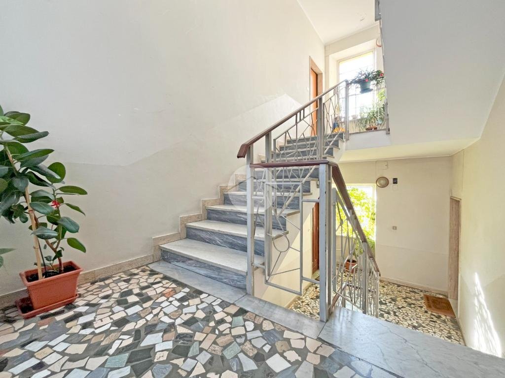 Three-room apartment Via della Carderia, Pinerolo - photo 2
