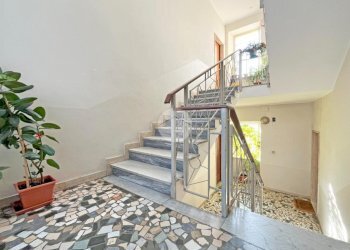 Three-room apartment Via della Carderia, Pinerolo - photo 2