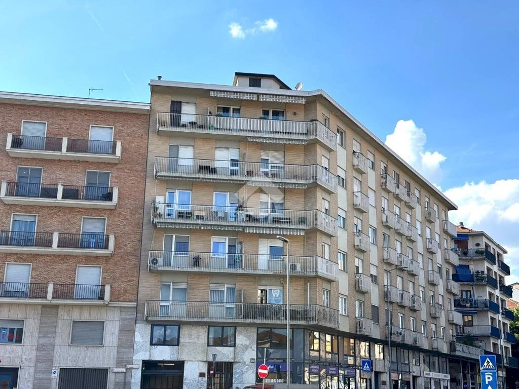 Three-room apartment Via Cavour, Moncalieri - photo 1