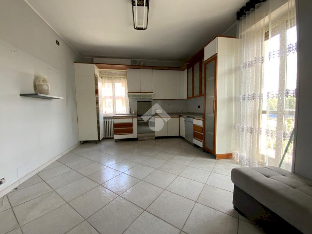 Three-room apartment Via toce, Torino (neighborhood Falchera) - photo 2