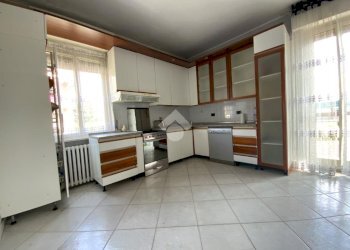 Three-room apartment Via toce, Torino (neighborhood Falchera) - photo 3